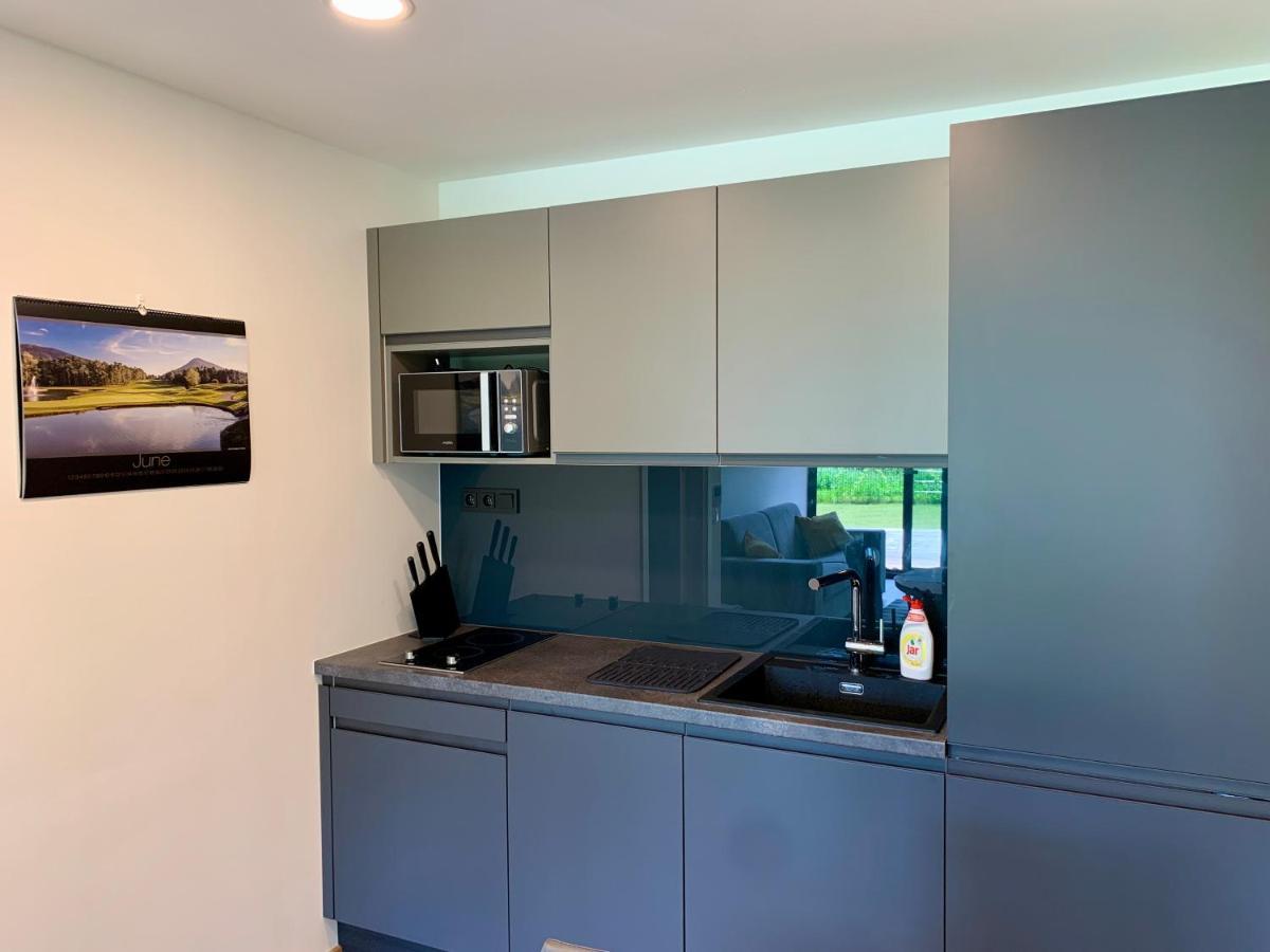 Teehouse Golf Apartment Celadna Luaran gambar